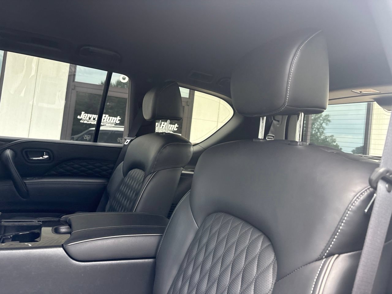 Used 2024 INFINITI QX80 Sensory AWD/4WD image 5