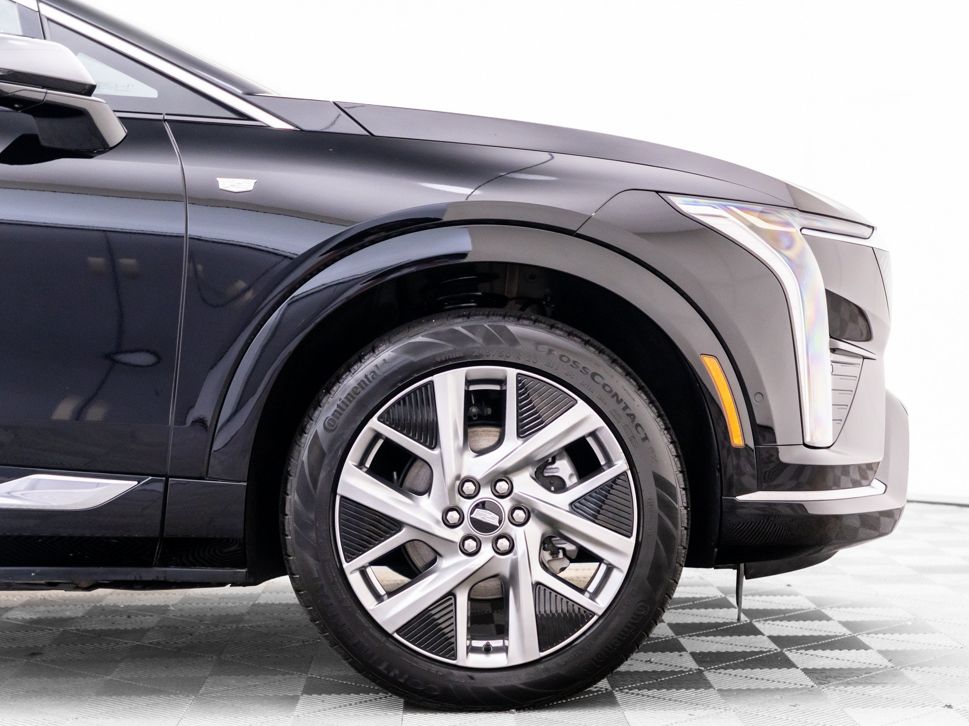 Used 2025 Cadillac Optiq Luxury 2 w/ LPO, Floor Liner Package AWD/4WD image 35