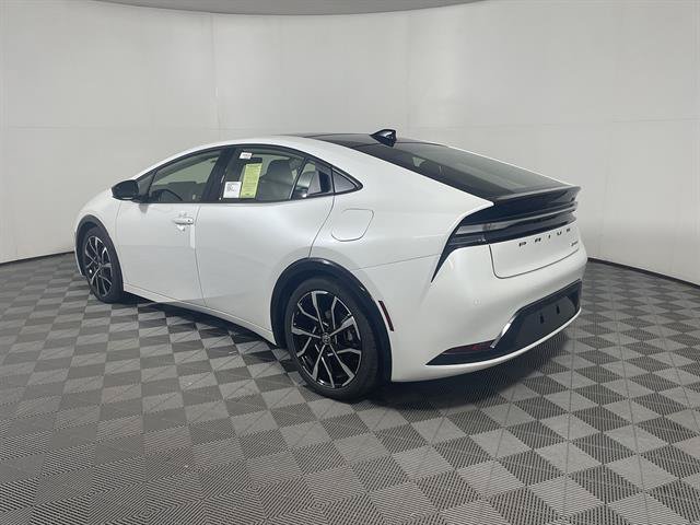 New 2026 Toyota Prius Plug-In Hybrid FWD image 5