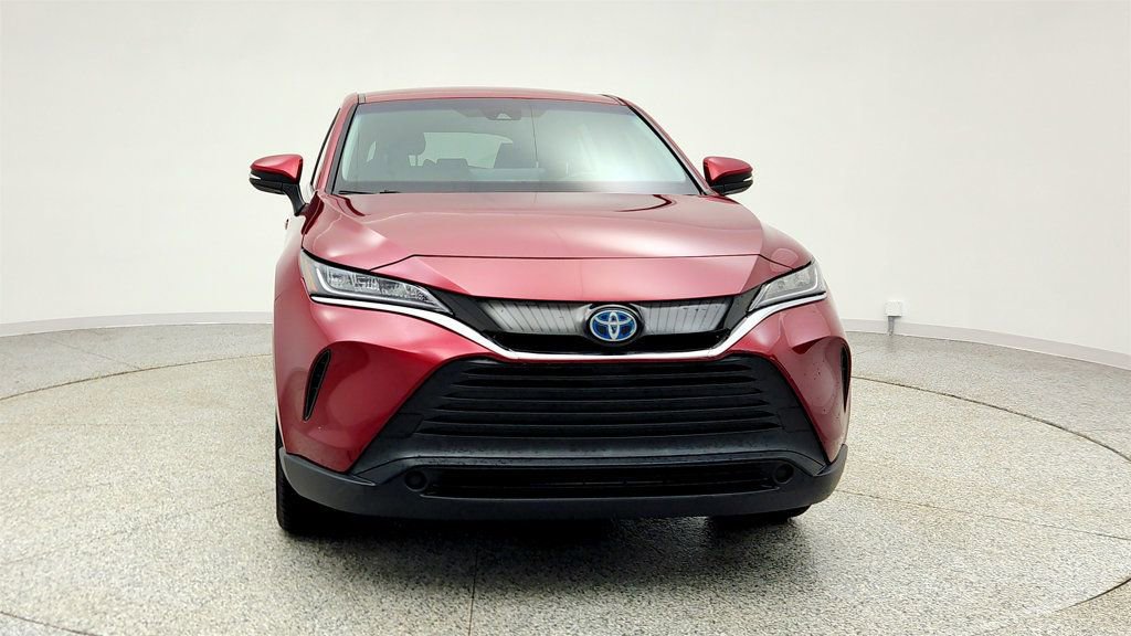 Used 2021 Toyota Venza LE image 2