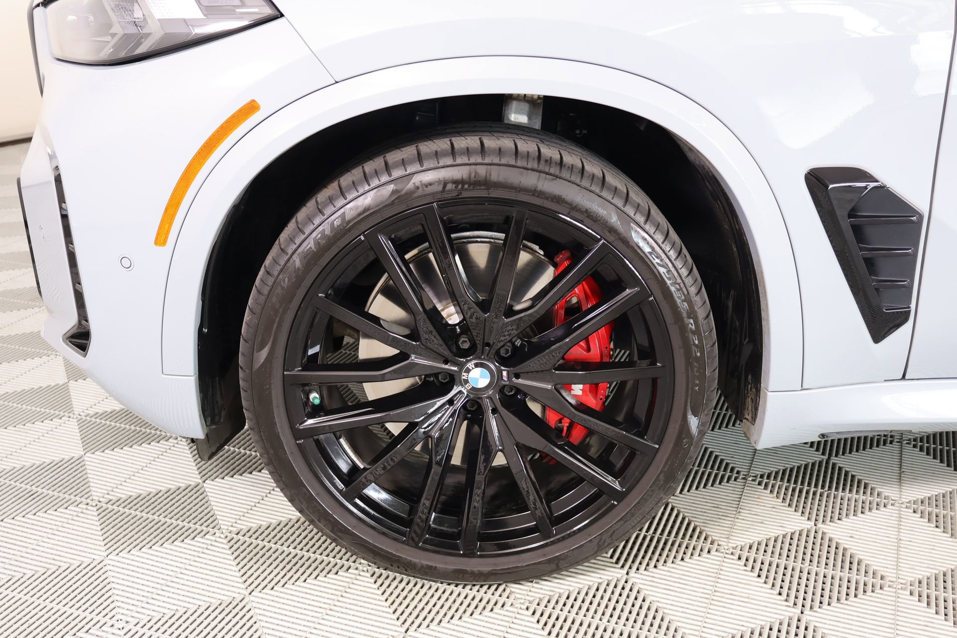 Used 2025 BMW X5 M60i AWD/4WD image 19