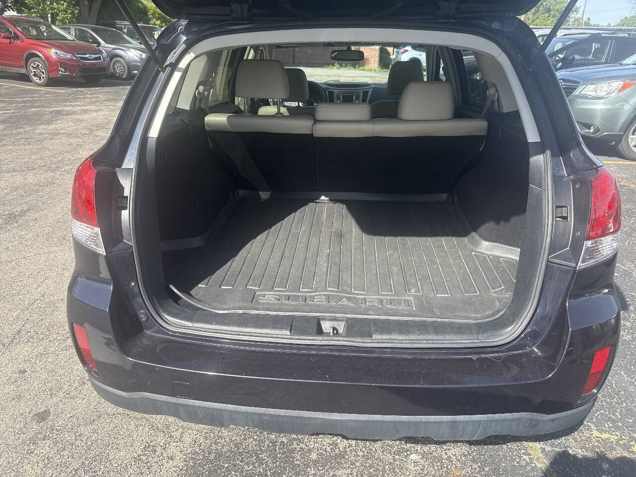 Used 2012 Subaru Outback 2.5i Limited AWD/4WD image 10
