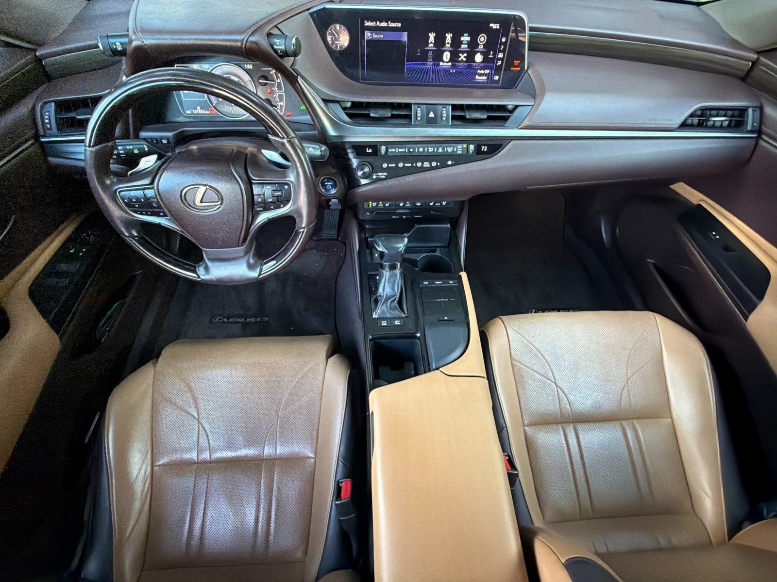 Used 2019 Lexus ES 300h w/ Accessory Package 2 FWD image 10