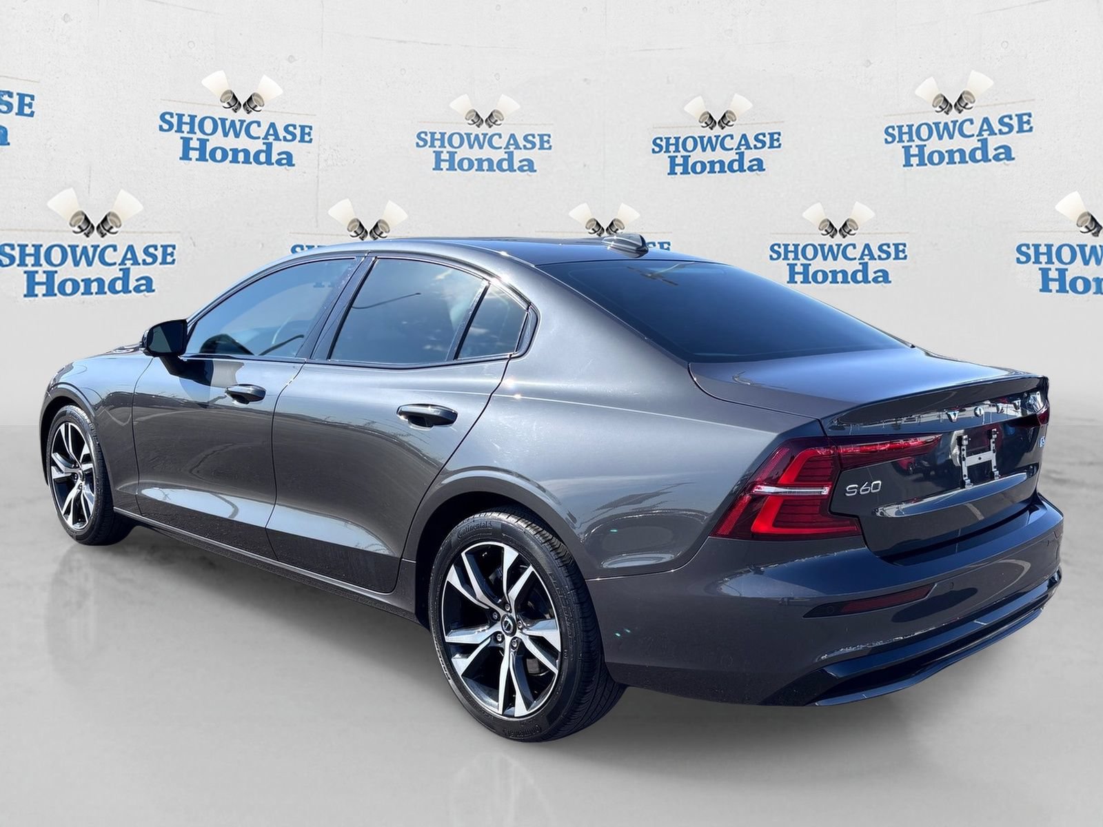 Used 2024 Volvo S60 B5 Core FWD image 5