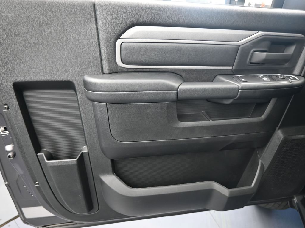 Used 2024 RAM 3500 Tradesman image 15
