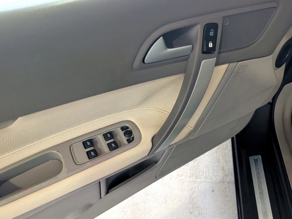 Used 2013 Volvo C70 T5 FWD image 17
