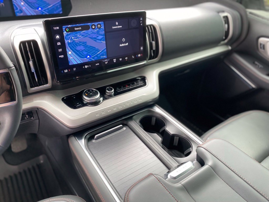 Certified 2025 Ford Expedition Active AWD/4WD image 25