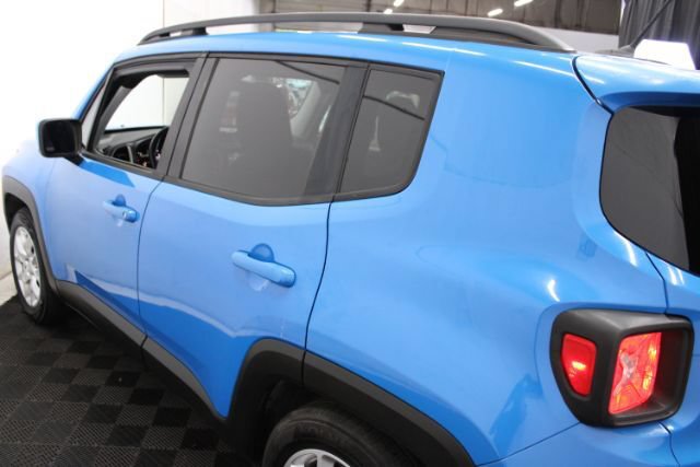 Used 2015 Jeep Renegade Latitude FWD image 10