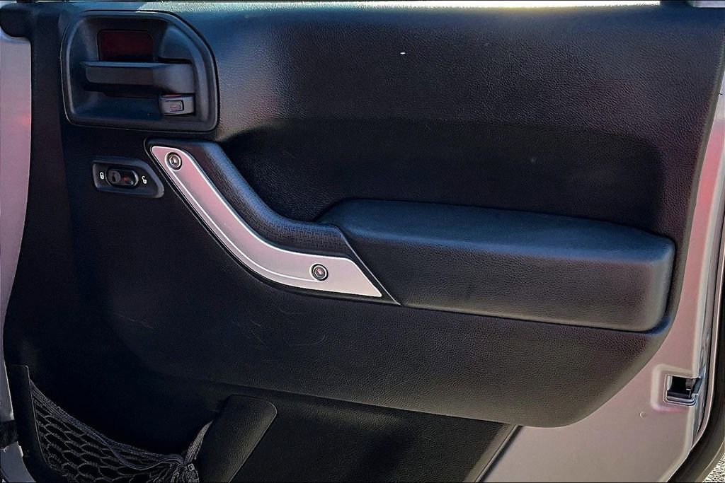 Used 2013 Jeep Wrangler Rubicon w/ PWR Convenience Group image 25