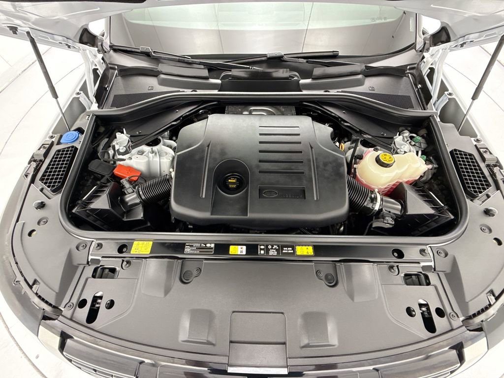 Certified 2025 Land Rover Range Rover SE AWD/4WD image 28