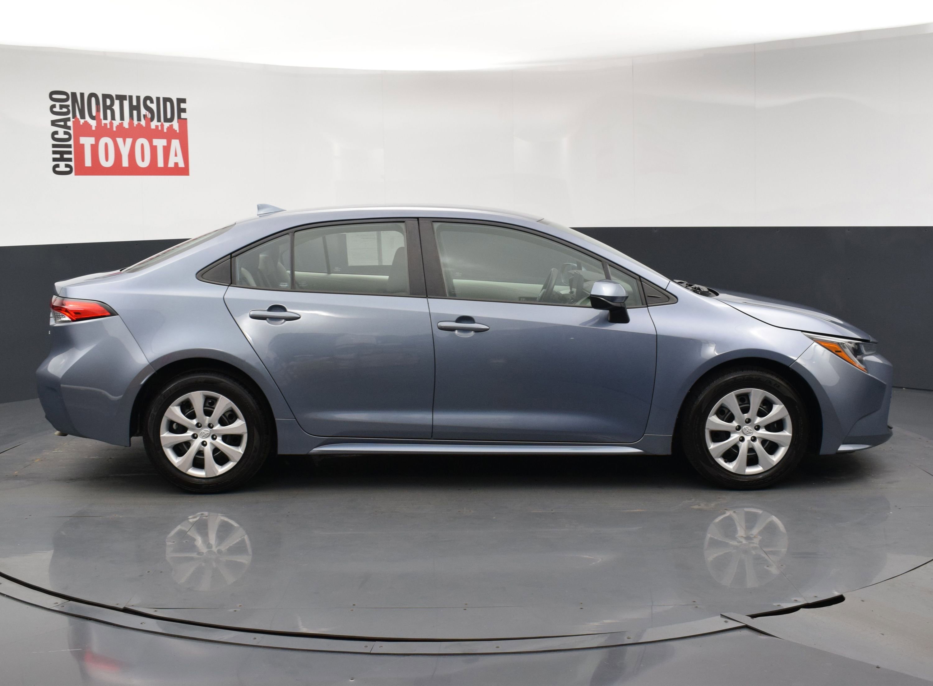Used 2023 Toyota Corolla LE FWD image 5