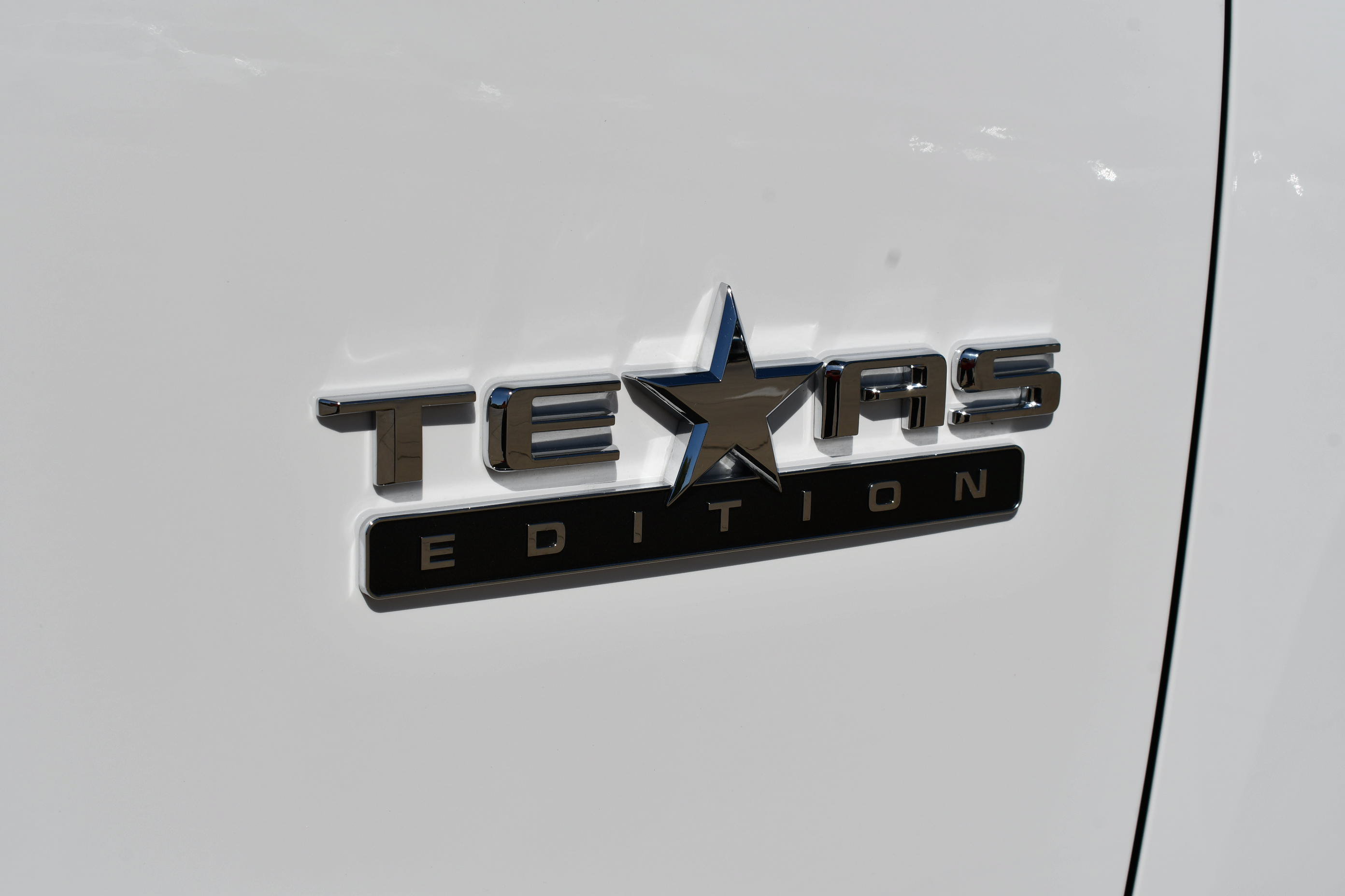 Used 2025 Chevrolet Silverado 1500 LT w/ Texas Edition Plus RWD image 13