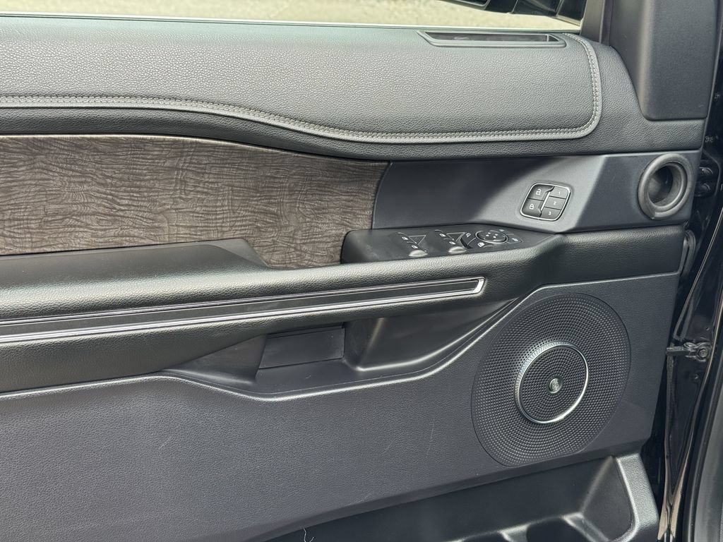 Used 2019 Ford Expedition Limited AWD/4WD image 17