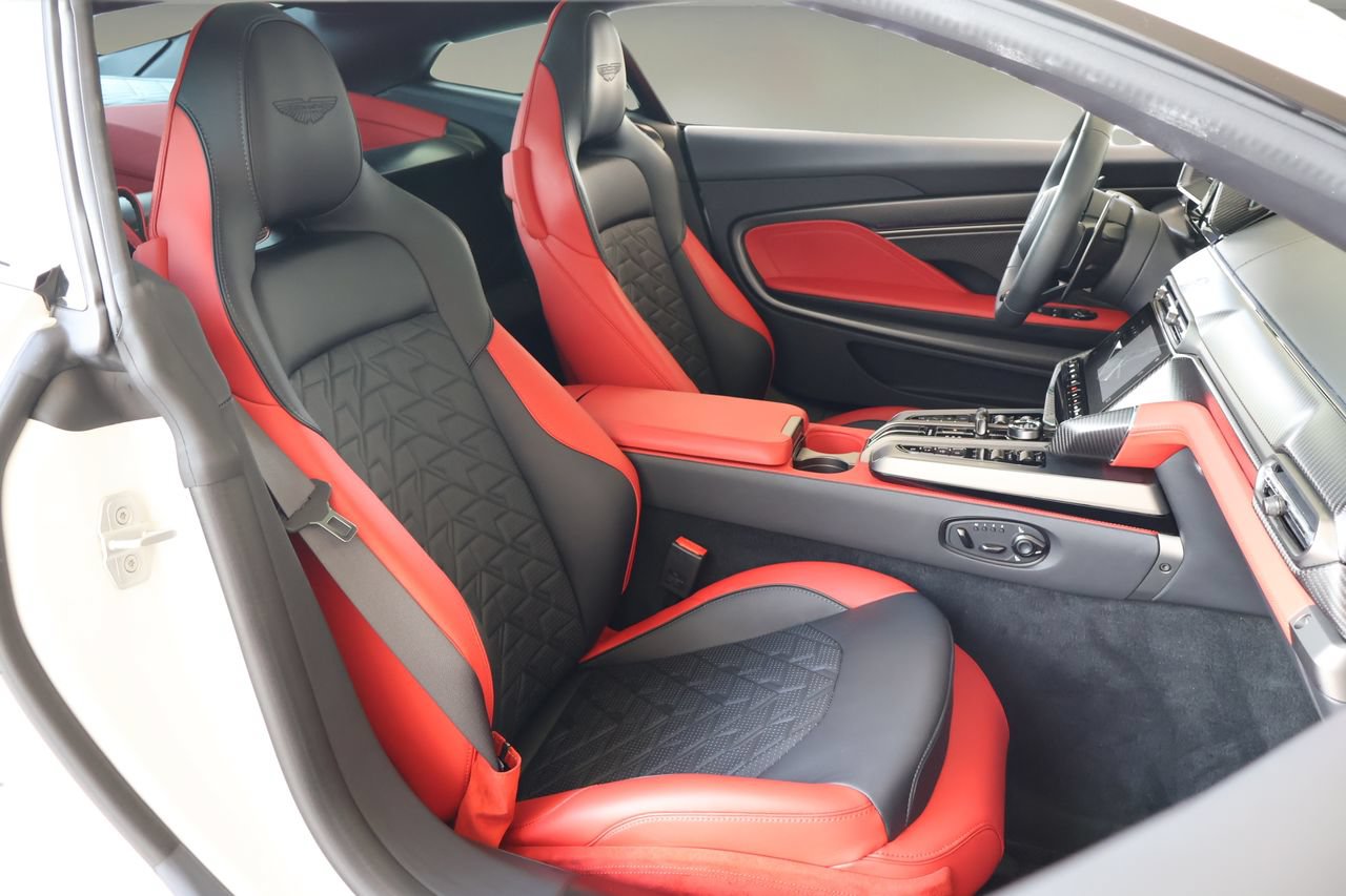 Used 2025 Aston Martin Vanquish RWD image 14