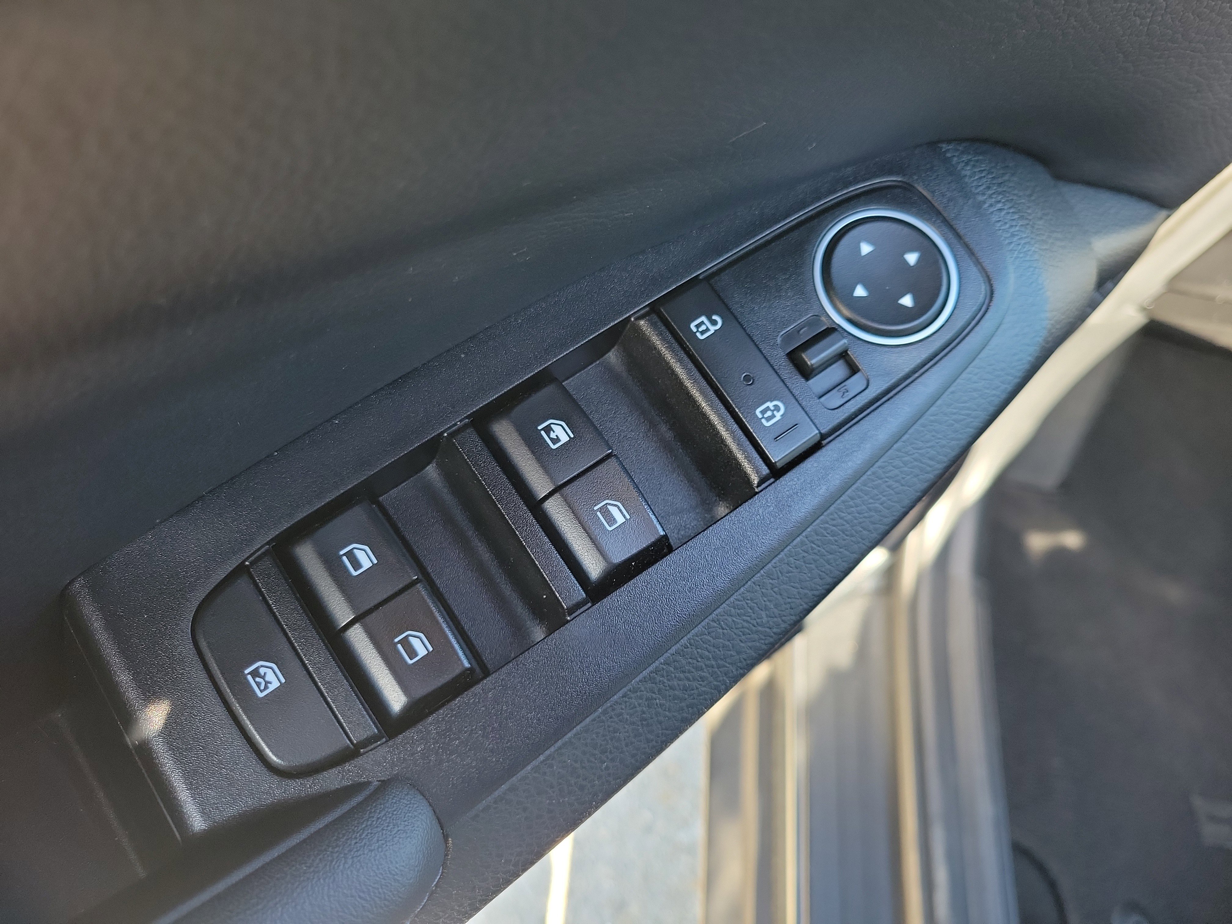 Certified 2023 Kia Seltos S w/ Navigation Package image 17