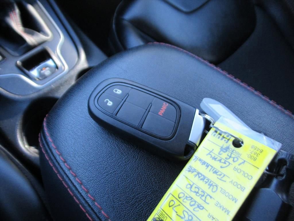 Used 2020 Jeep Cherokee Trailhawk w/ Trailer Tow Group image 32