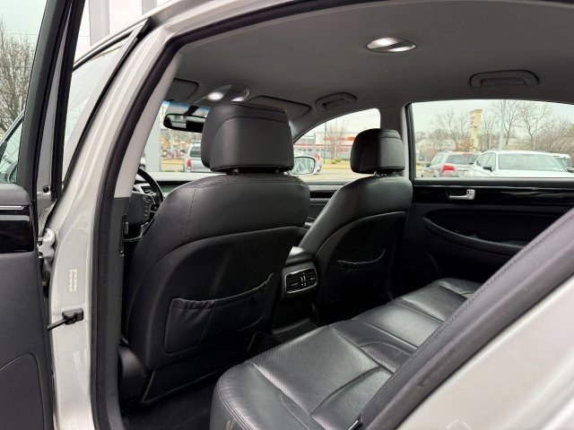 Used 2013 Hyundai Genesis 3.8 image 15