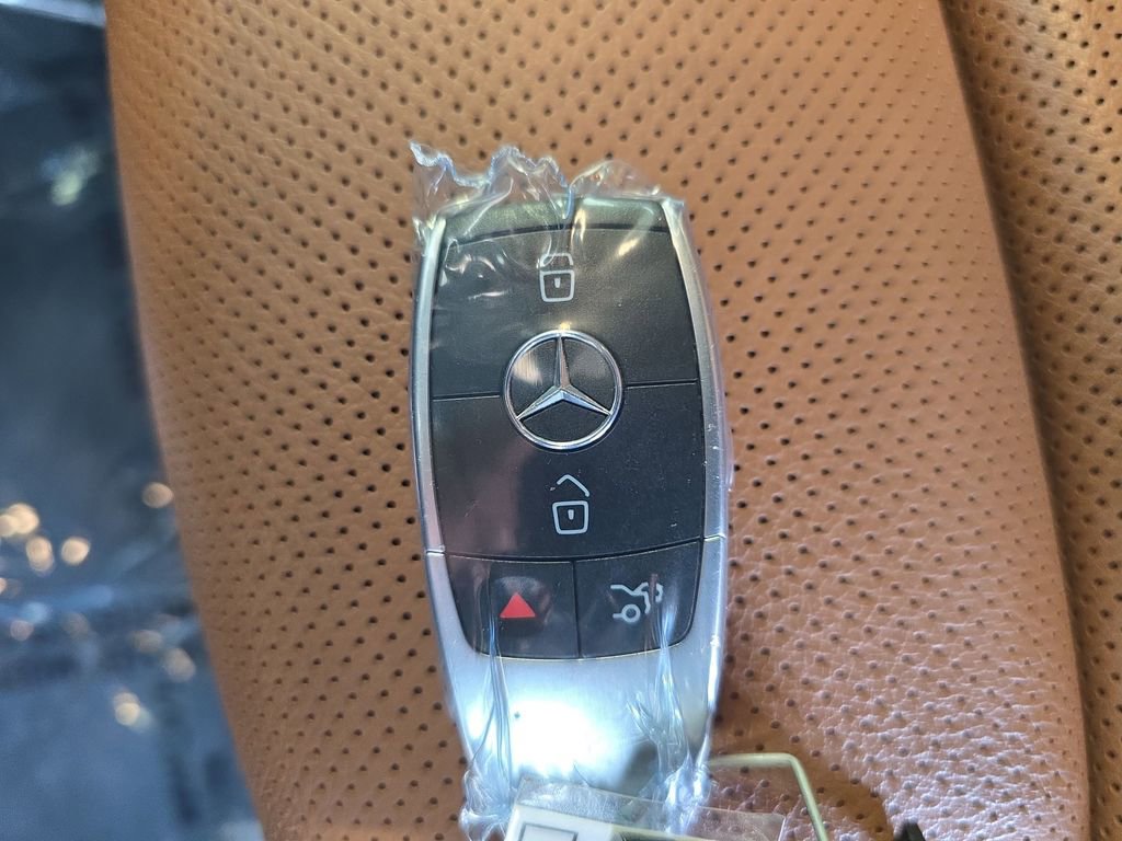 Certified 2022 Mercedes-Benz GLC 300 image 38