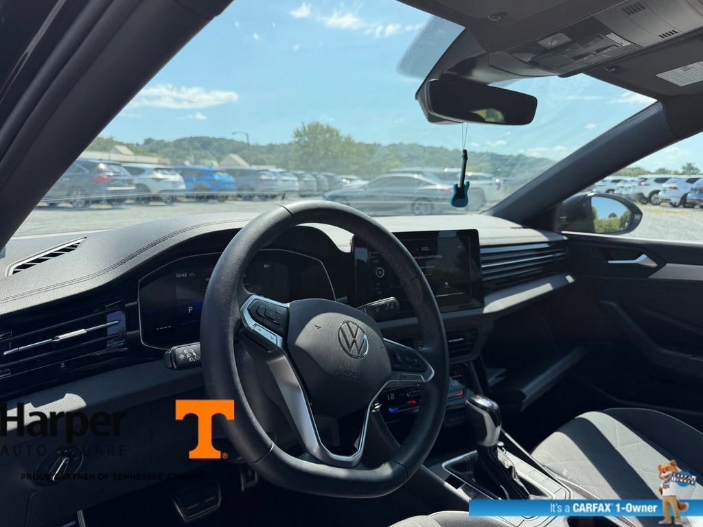 Used 2025 Volkswagen Jetta Sport FWD image 14