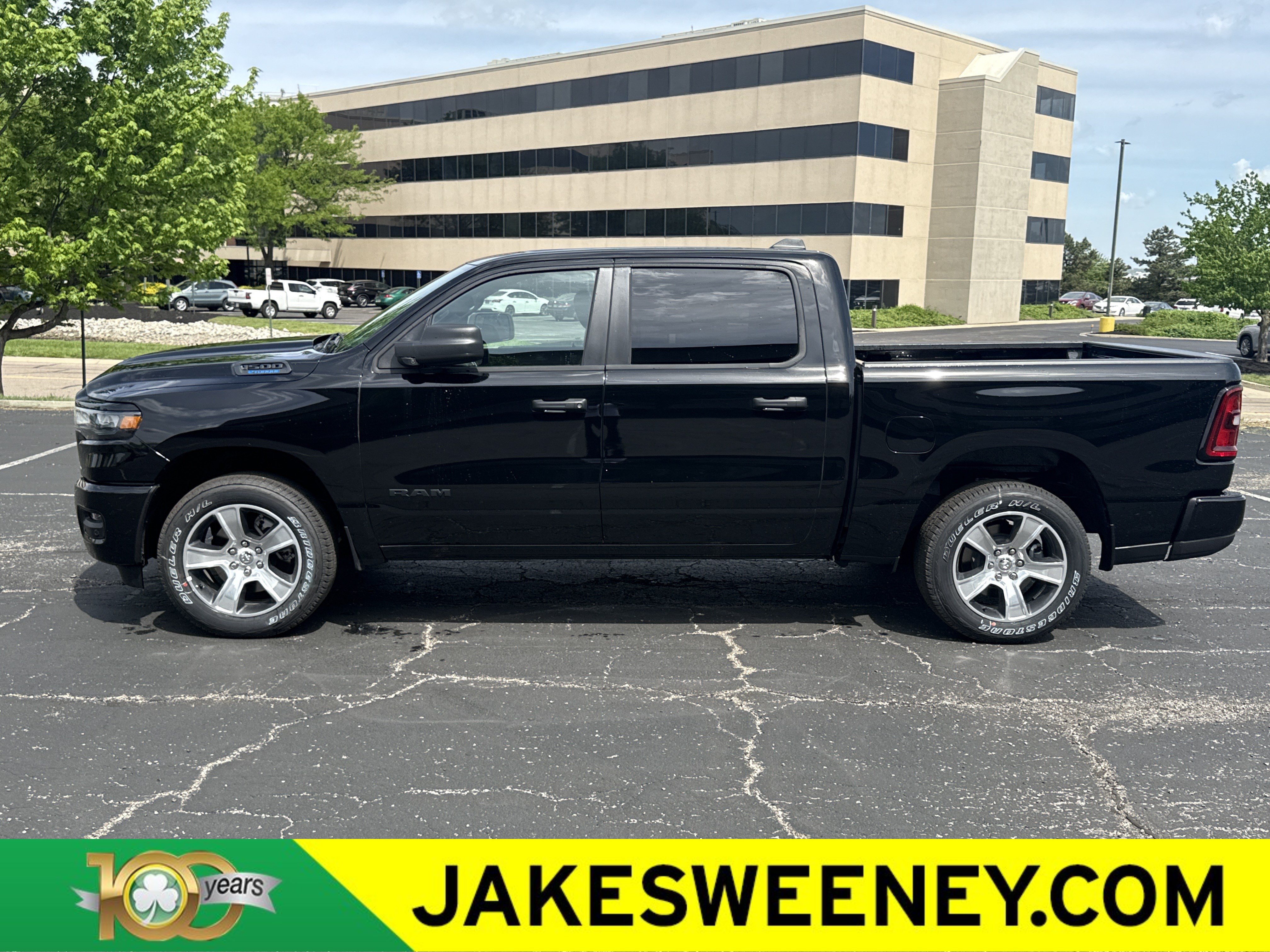 New 2026 RAM 1500 Express AWD/4WD image 5