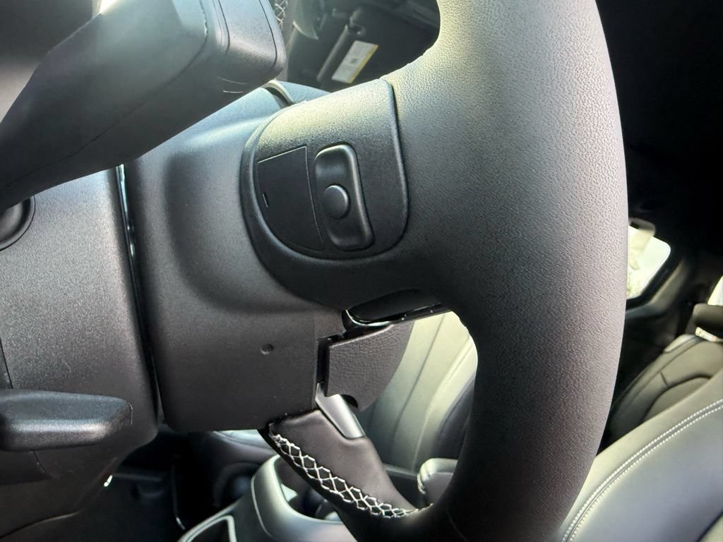 New 2026 Chrysler Pacifica Select FWD image 72