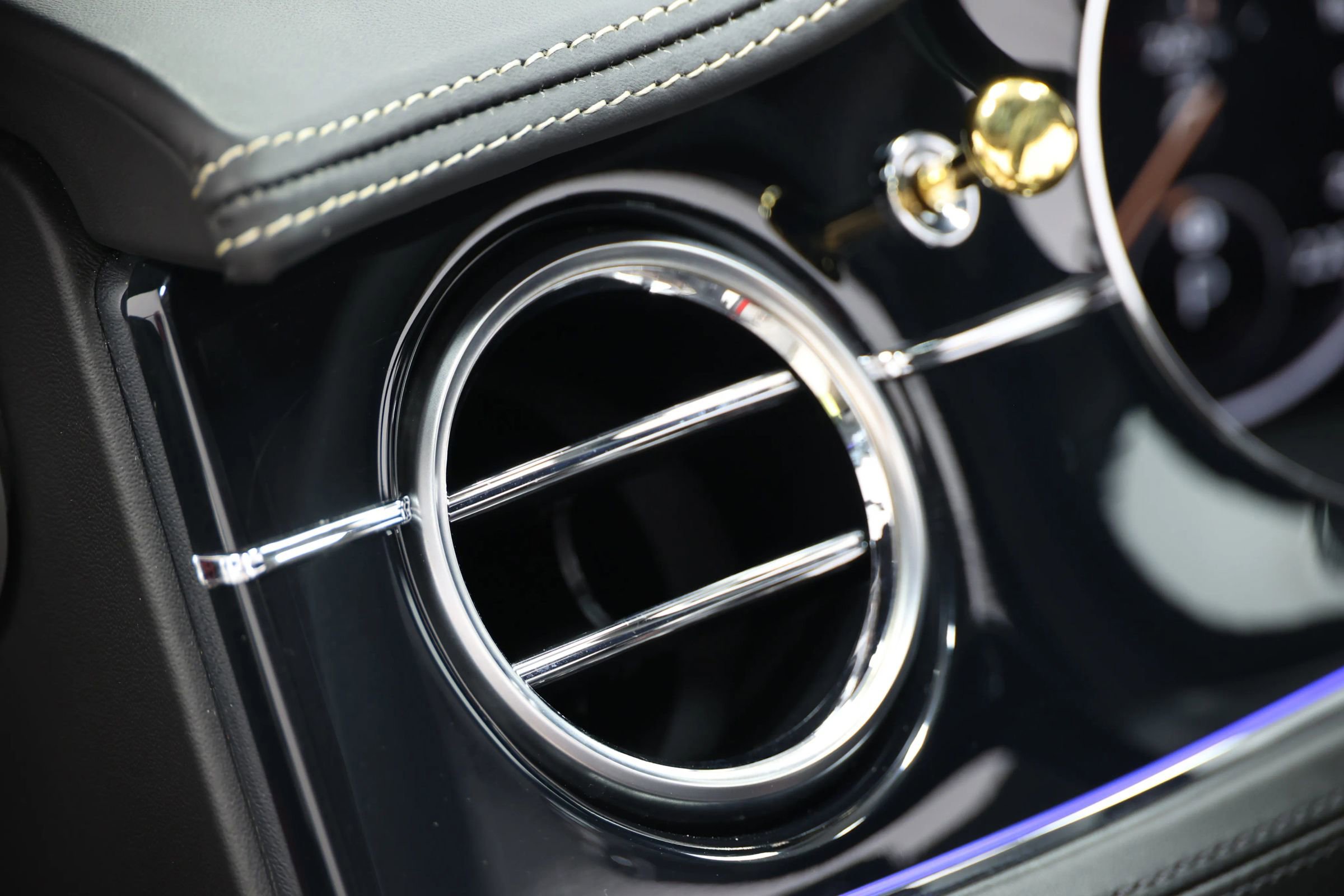 Used 2020 Bentley Continental GT w/ Number 1 Edition by Mulliner AWD/4WD image 27