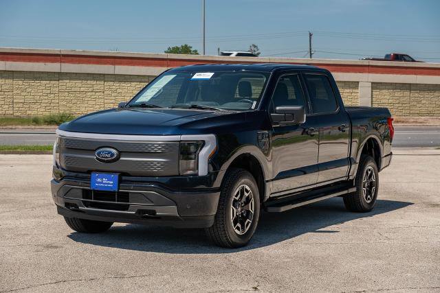Certified 2023 Ford F150 Lightning XLT AWD/4WD image 4