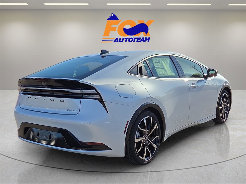 New 2026 Toyota Prius Plug-In Hybrid image 4