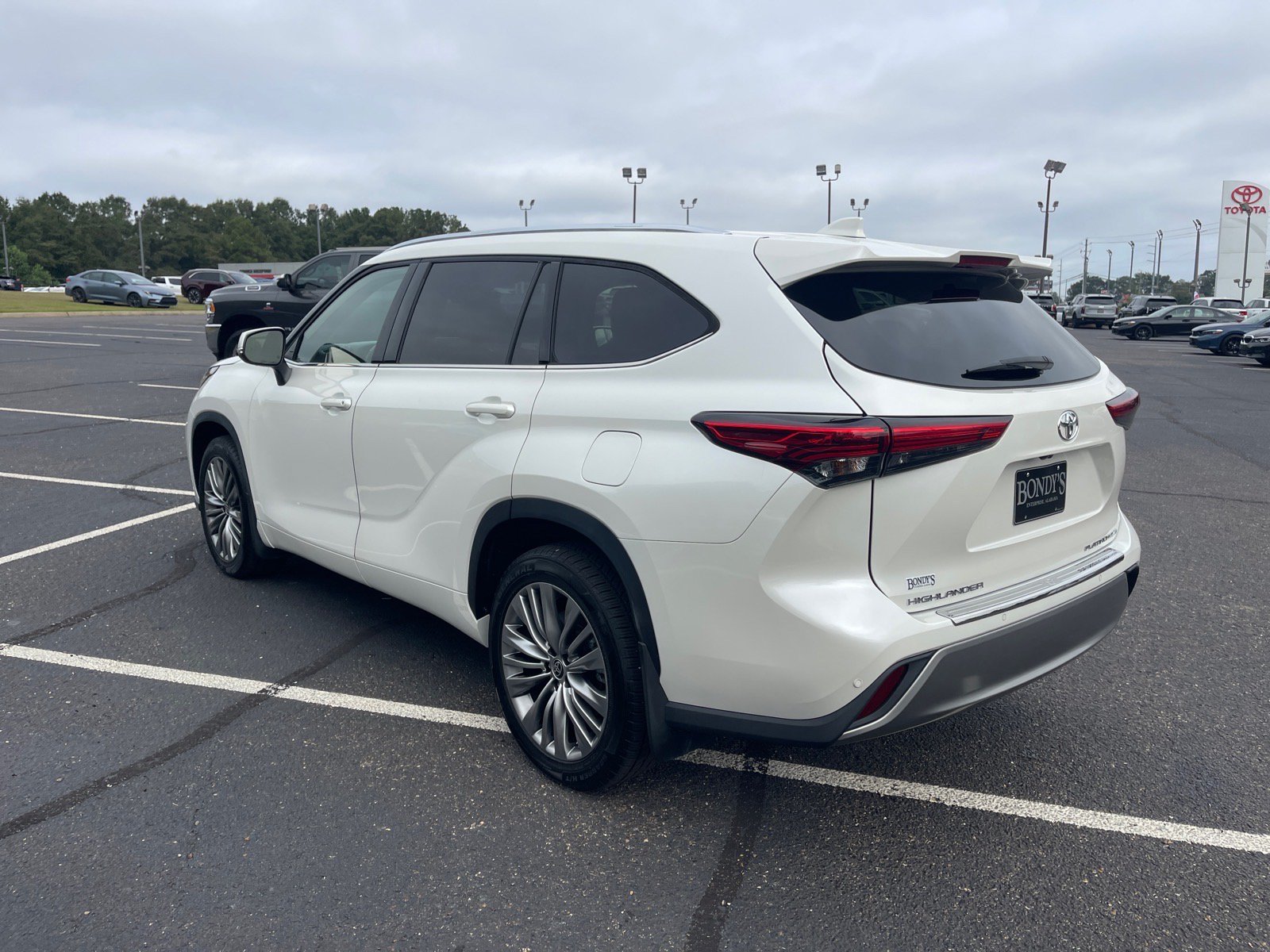 Used 2021 Toyota Highlander Platinum AWD/4WD image 14