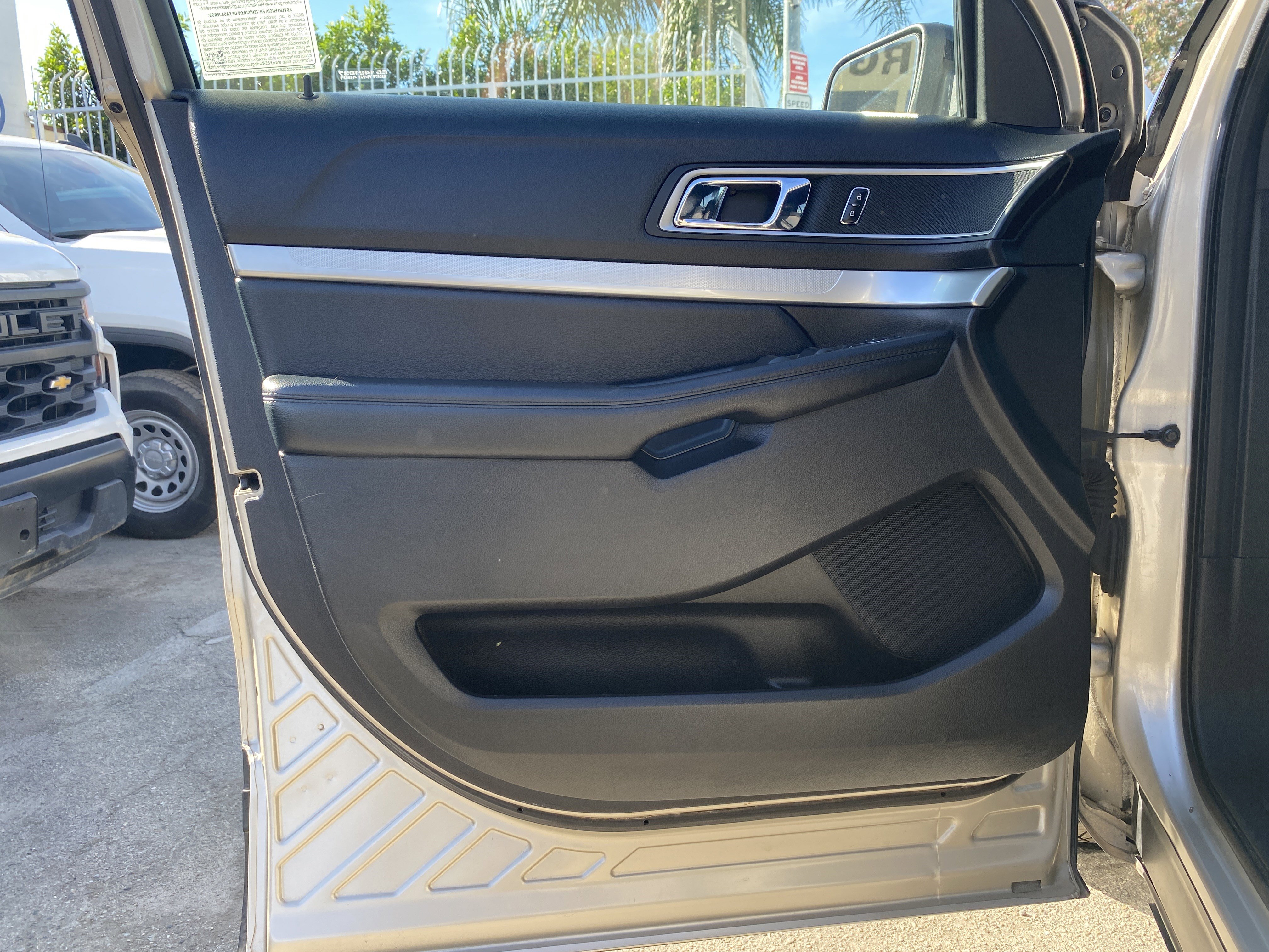 Used 2017 Ford Explorer XLT w/ Equipment Group 201A image 16