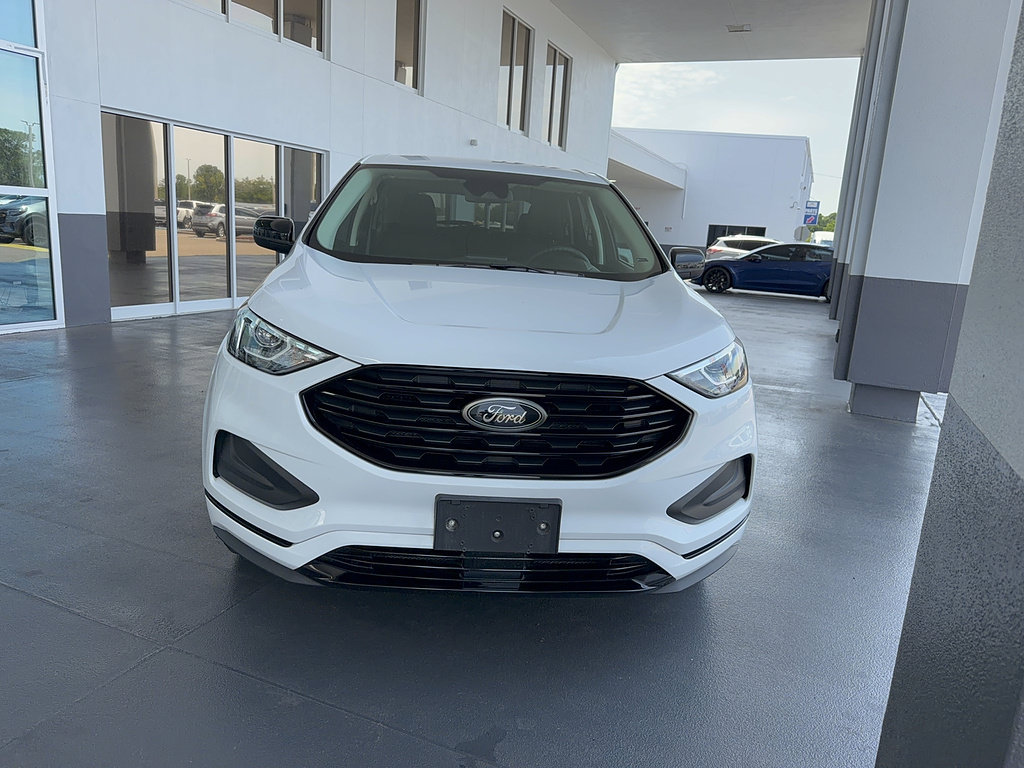 Certified 2022 Ford Edge SE w/ Black Appearance Package AWD/4WD image 3