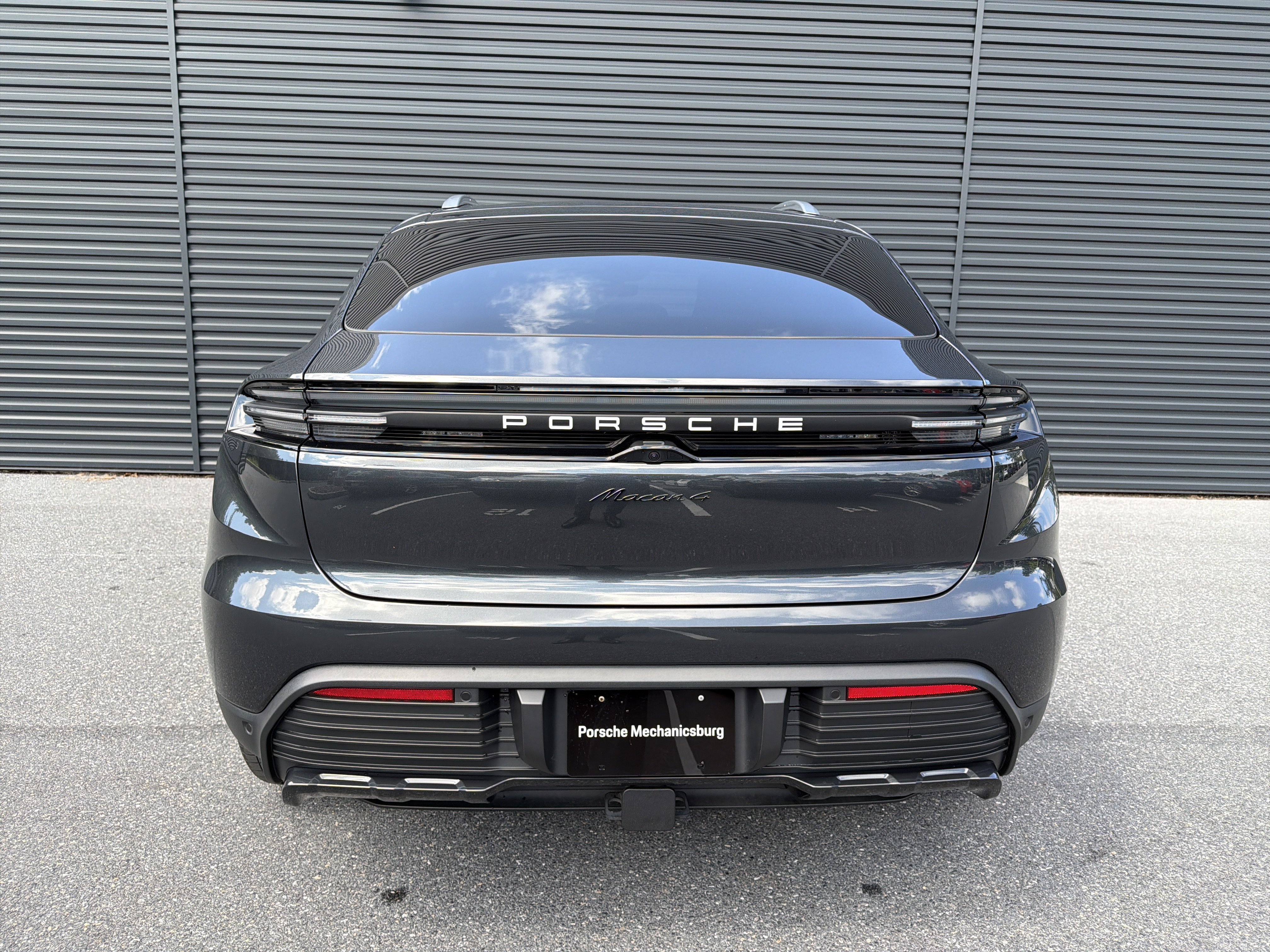 New 2025 Porsche Macan 4 Electric AWD/4WD image 4