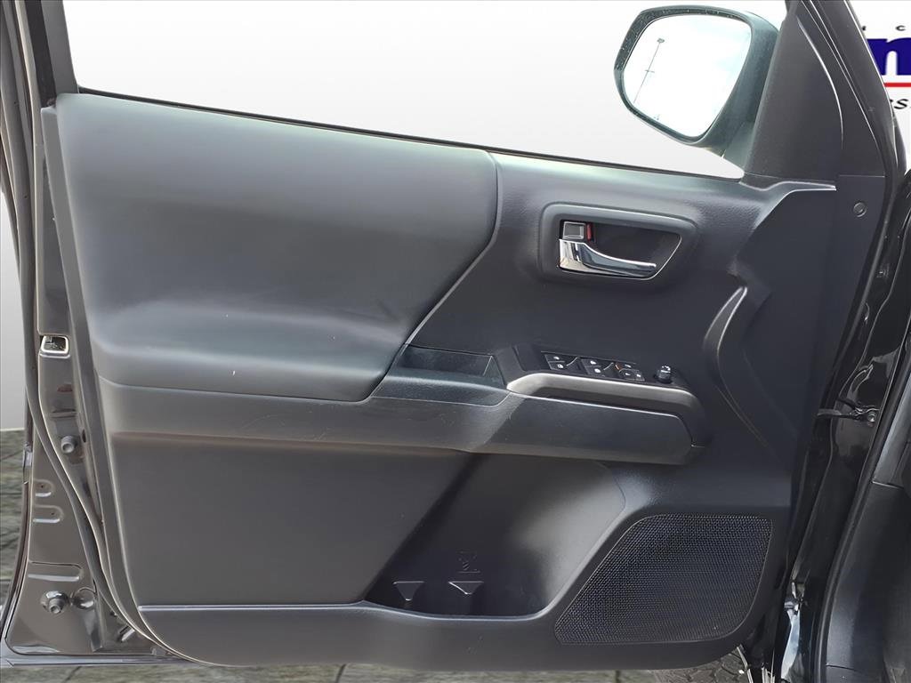 Used 2022 Toyota Tacoma SR5 image 10