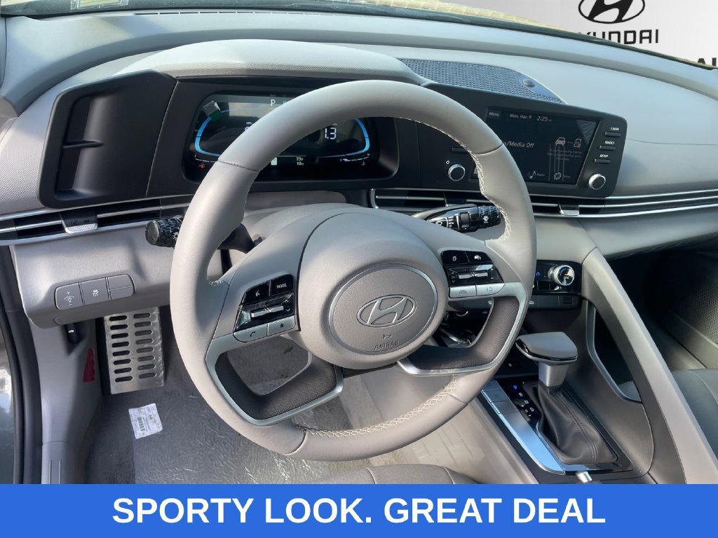 Used 2026 Hyundai Elantra Sport FWD image 12