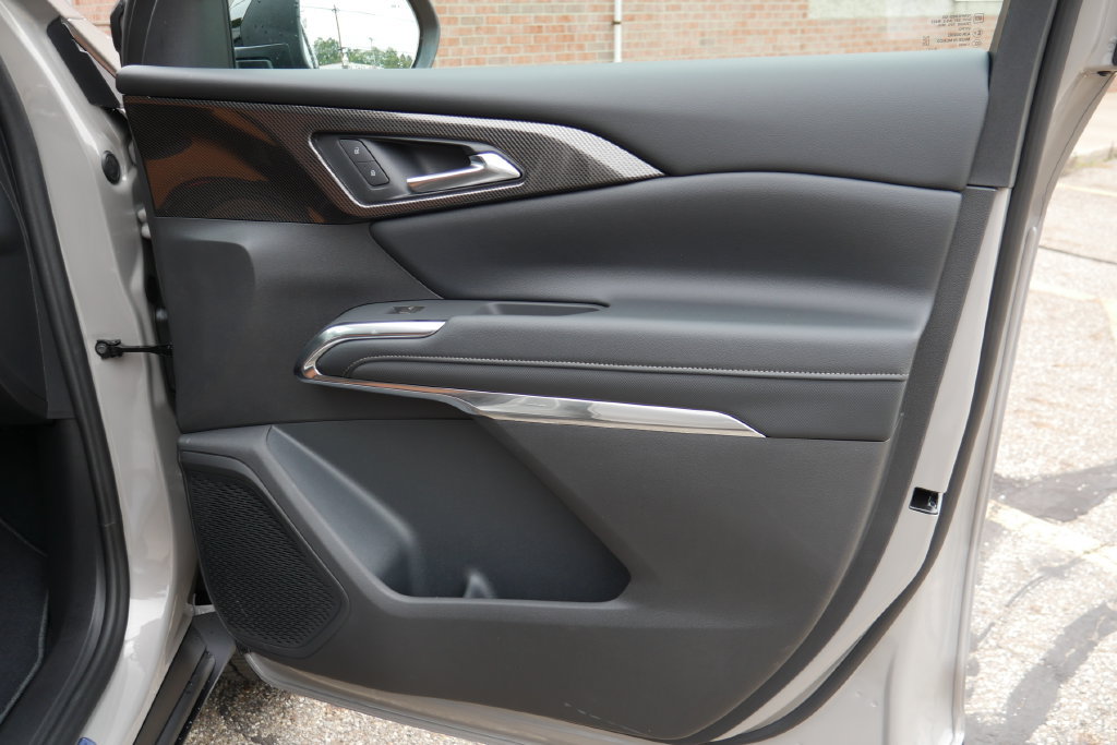 New 2027 Chevrolet Traverse Z71 AWD/4WD image 11