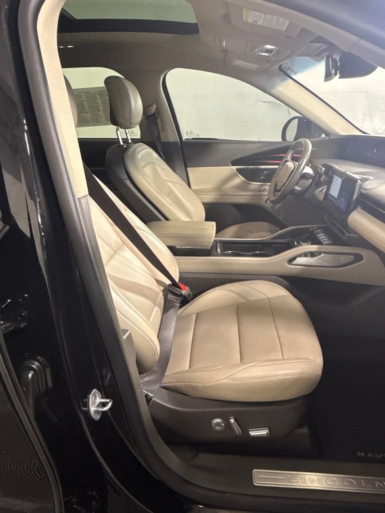 Used 2024 Lincoln Nautilus Premier w/ Equipment Group 102A AWD/4WD image 19