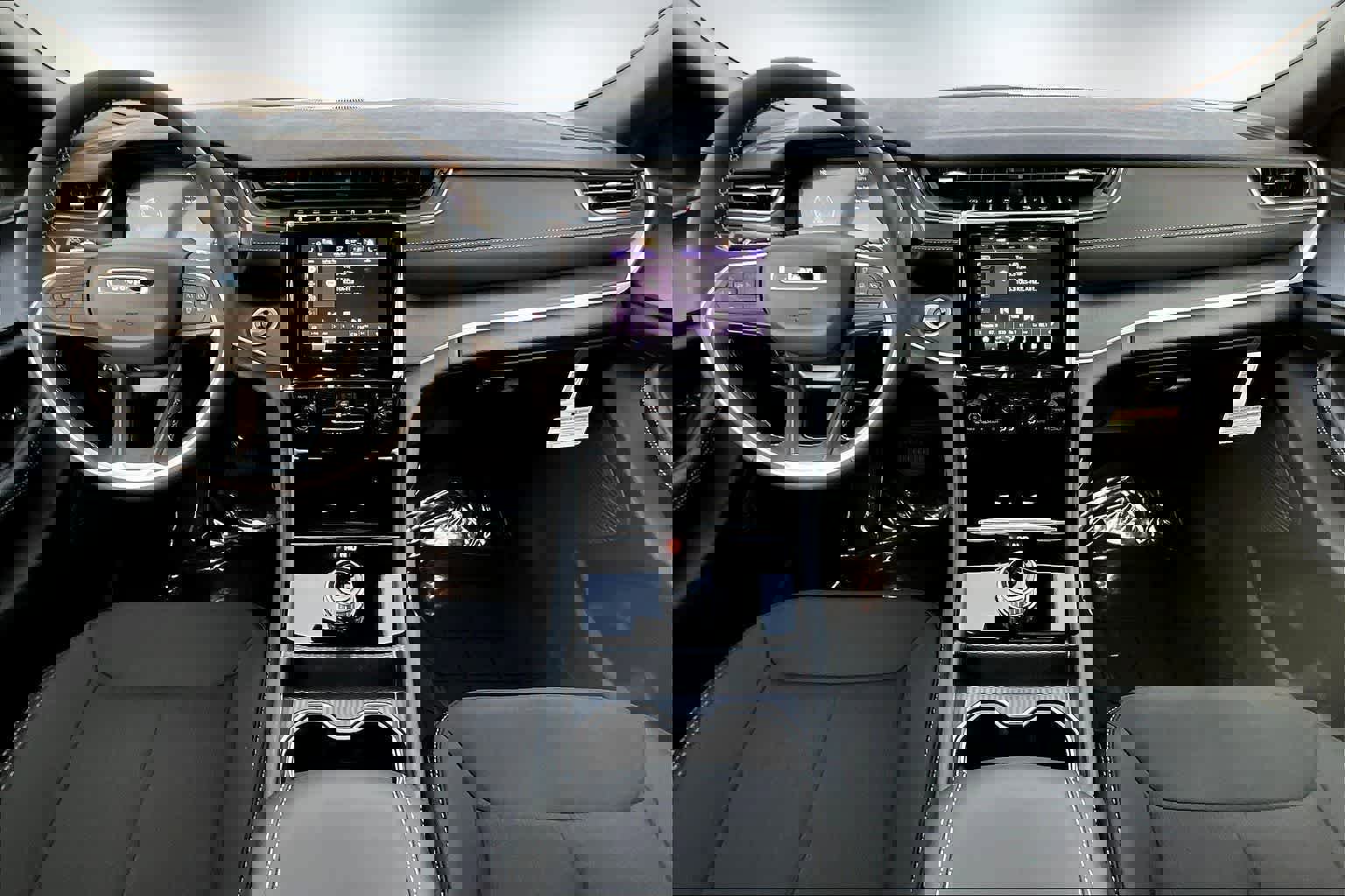 New 2025 Jeep Grand Cherokee L Laredo w/ Luxury Tech Group I image 10