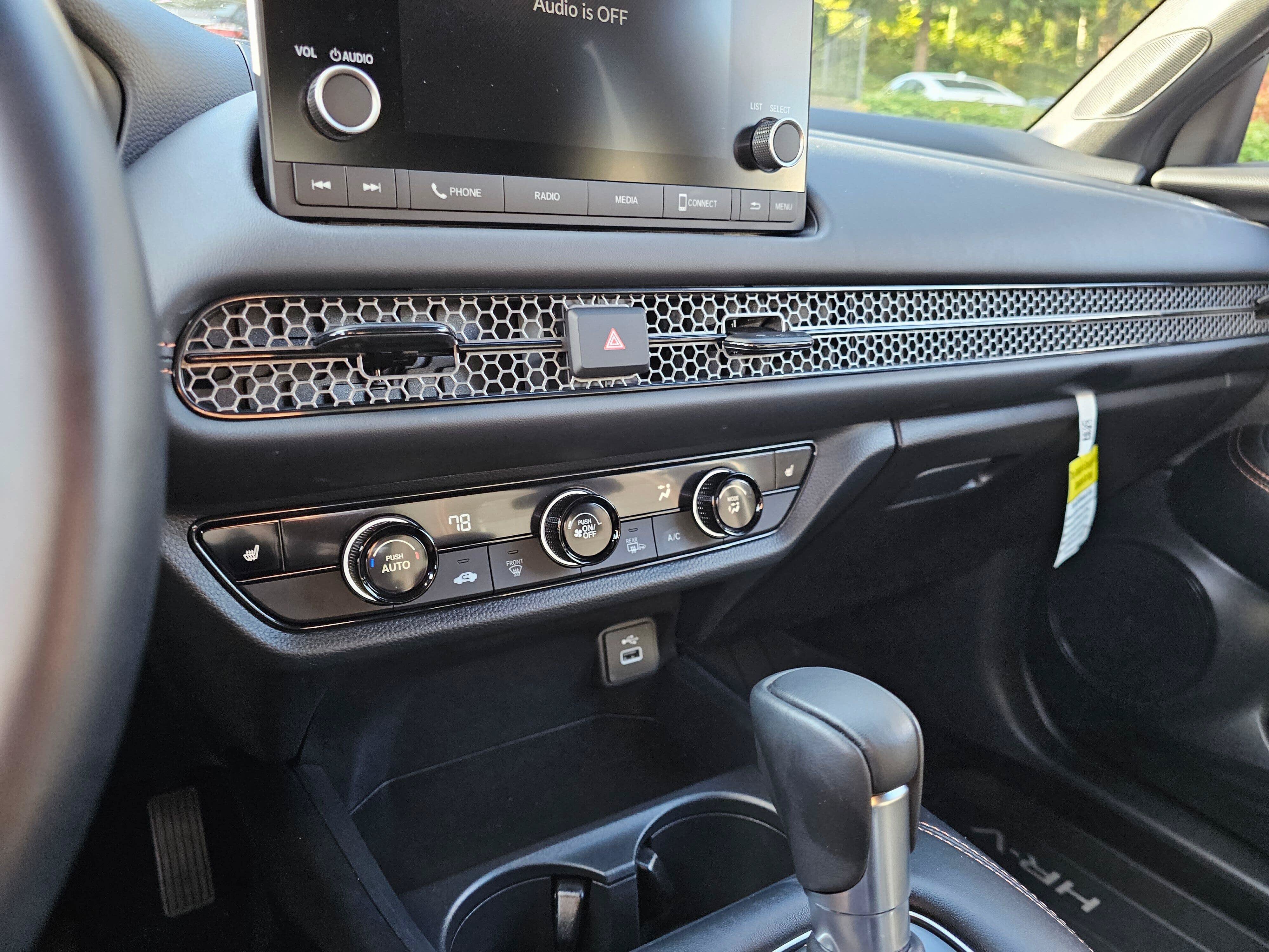 Certified 2025 Honda HR-V Sport image 31