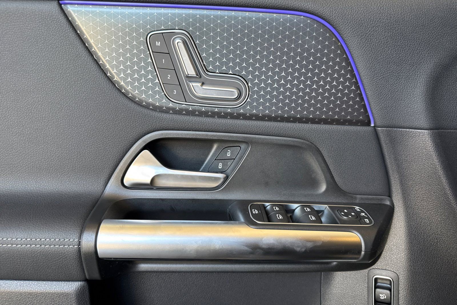 New 2025 Mercedes-Benz GLA 250 image 12