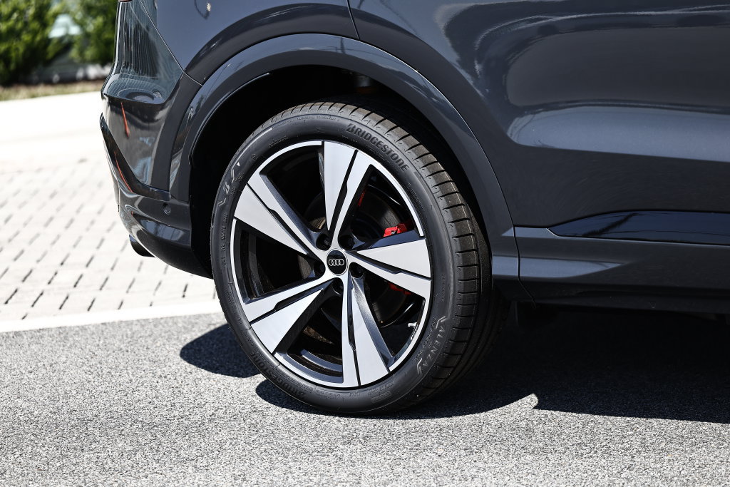 New 2026 Audi SQ5 Premium Plus AWD/4WD image 6