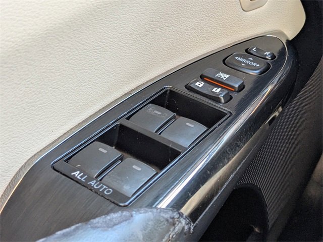 Used 2018 Toyota Avalon XLE Premium image 19