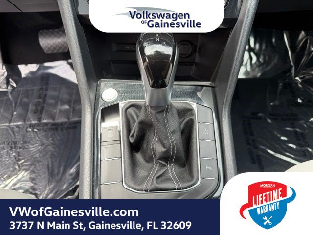 Used 2025 Volkswagen Taos SE FWD image 26