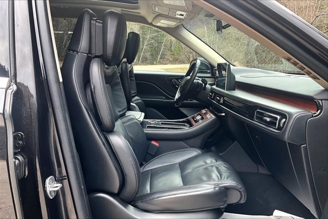 Used 2022 Lincoln Aviator Reserve w/ Equipment Group 201A image 30