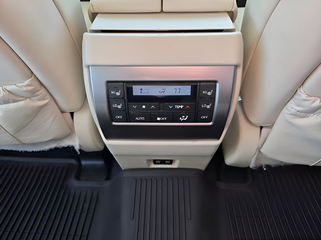 Used 2023 Lexus GX 460 Luxury w/ Sport Design Package AWD/4WD image 27