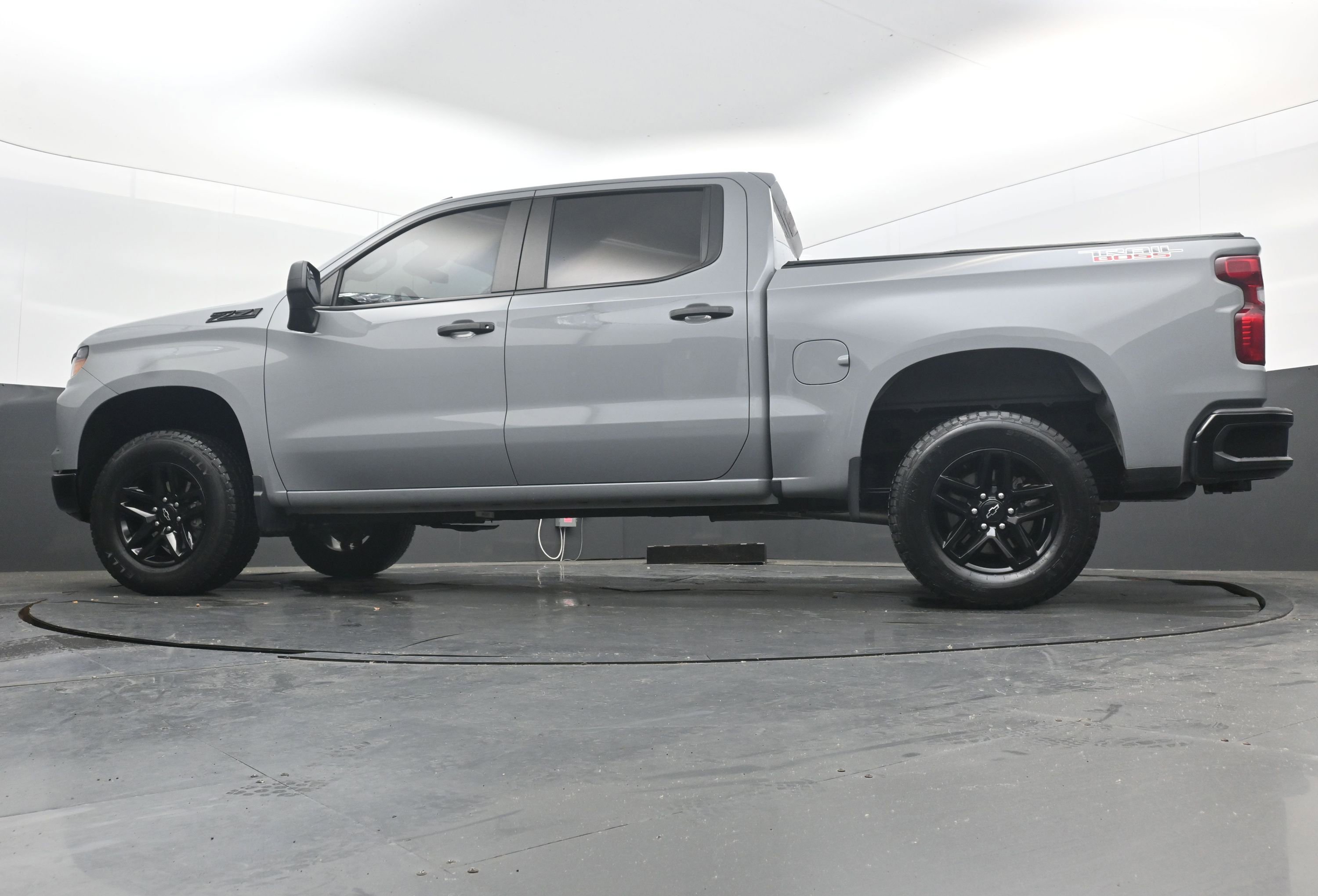 Used 2024 Chevrolet Silverado 1500 Custom Trail Boss w/ LPO, Dark Essentials Package AWD/4WD image 28