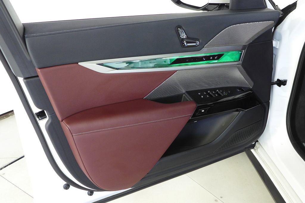 Used 2025 BMW 740i RWD image 11