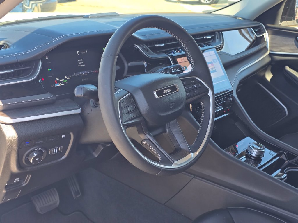 Used 2023 Jeep Grand Cherokee 4WD 4xe image 12