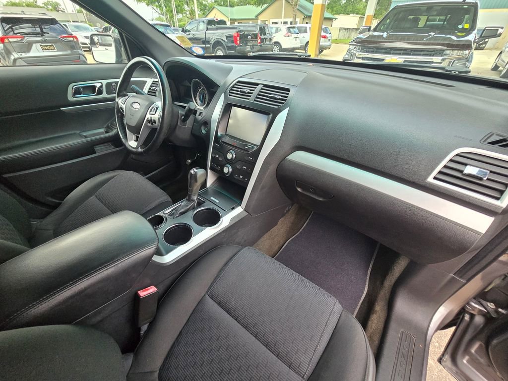 Used 2014 Ford Explorer XLT w/ Equipment Group 201A image 39