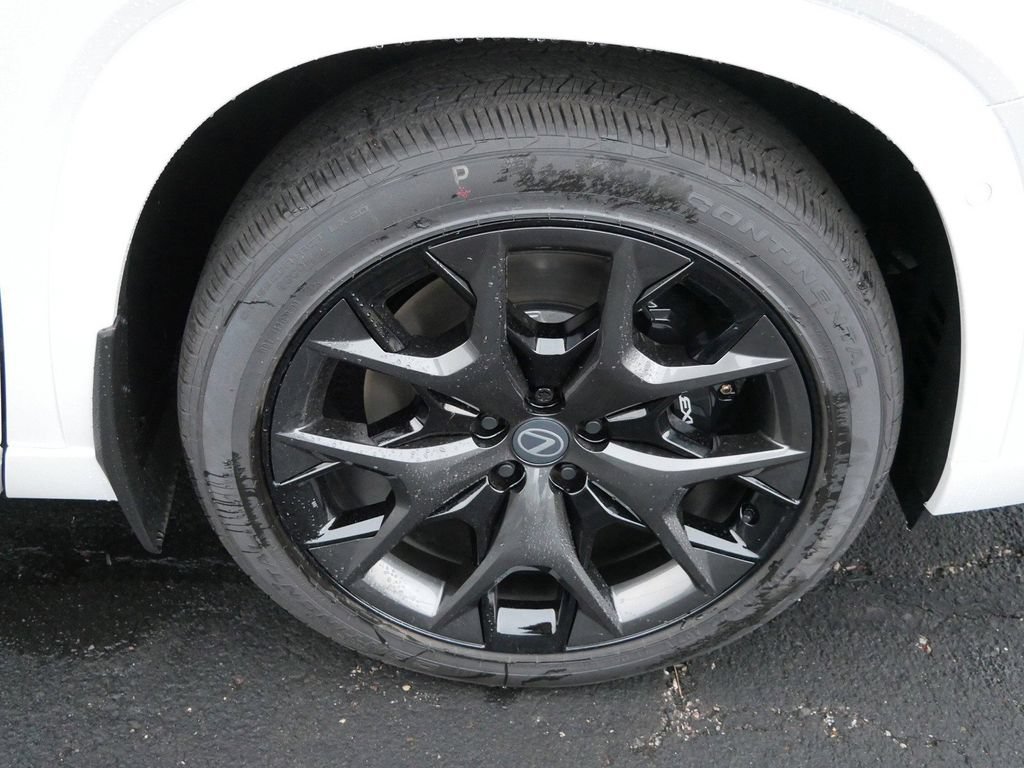 Used 2026 Lexus TX 500h AWD w/ Technology Package image 8
