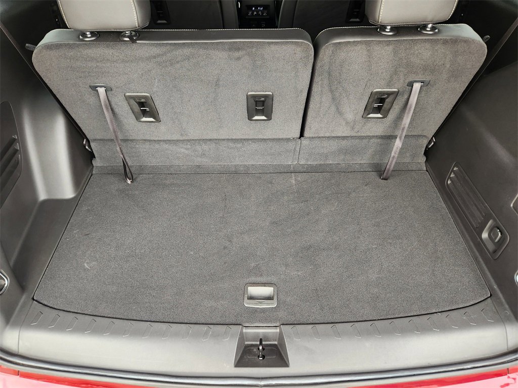 Used 2023 Chevrolet Traverse Premier image 36